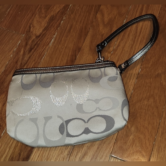 VINTAGE Coach Signature Metallic Silver Trim Wristlet Pouch Wallet CARRIER - Picture 3 of 12